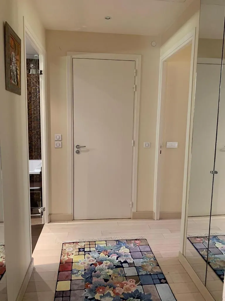 Av Foch Luxury Apartment Paris