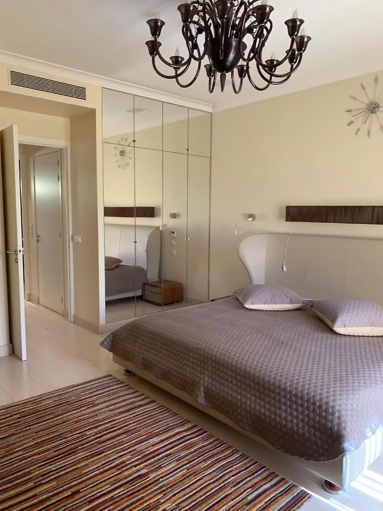 Av Foch Luxury Apartment Paris