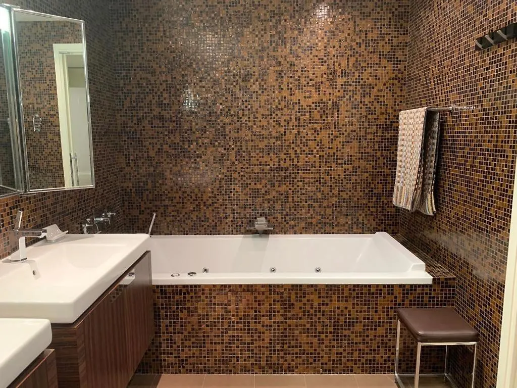 Av Foch Luxury Apartment Paris